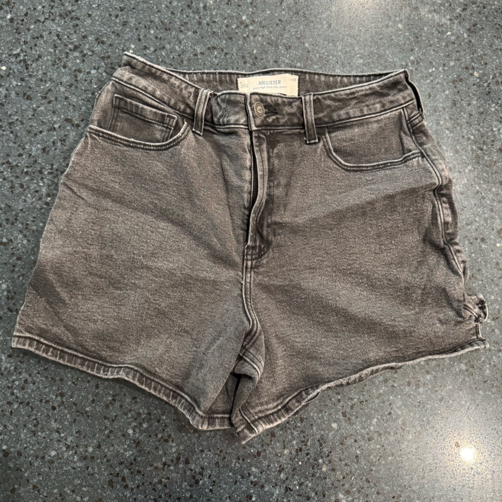 Hollister Ultra High-Rise 90s Shorts